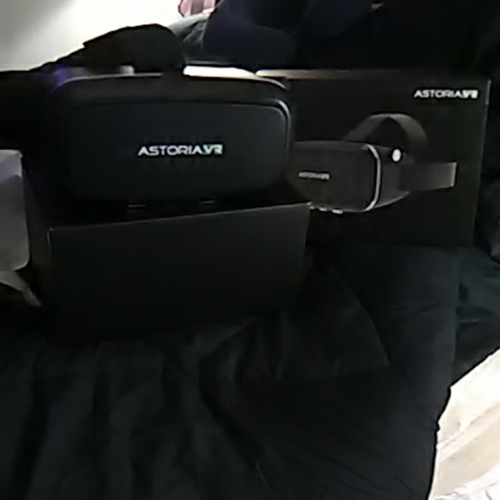 Virtual headset - Picture 3 of 3